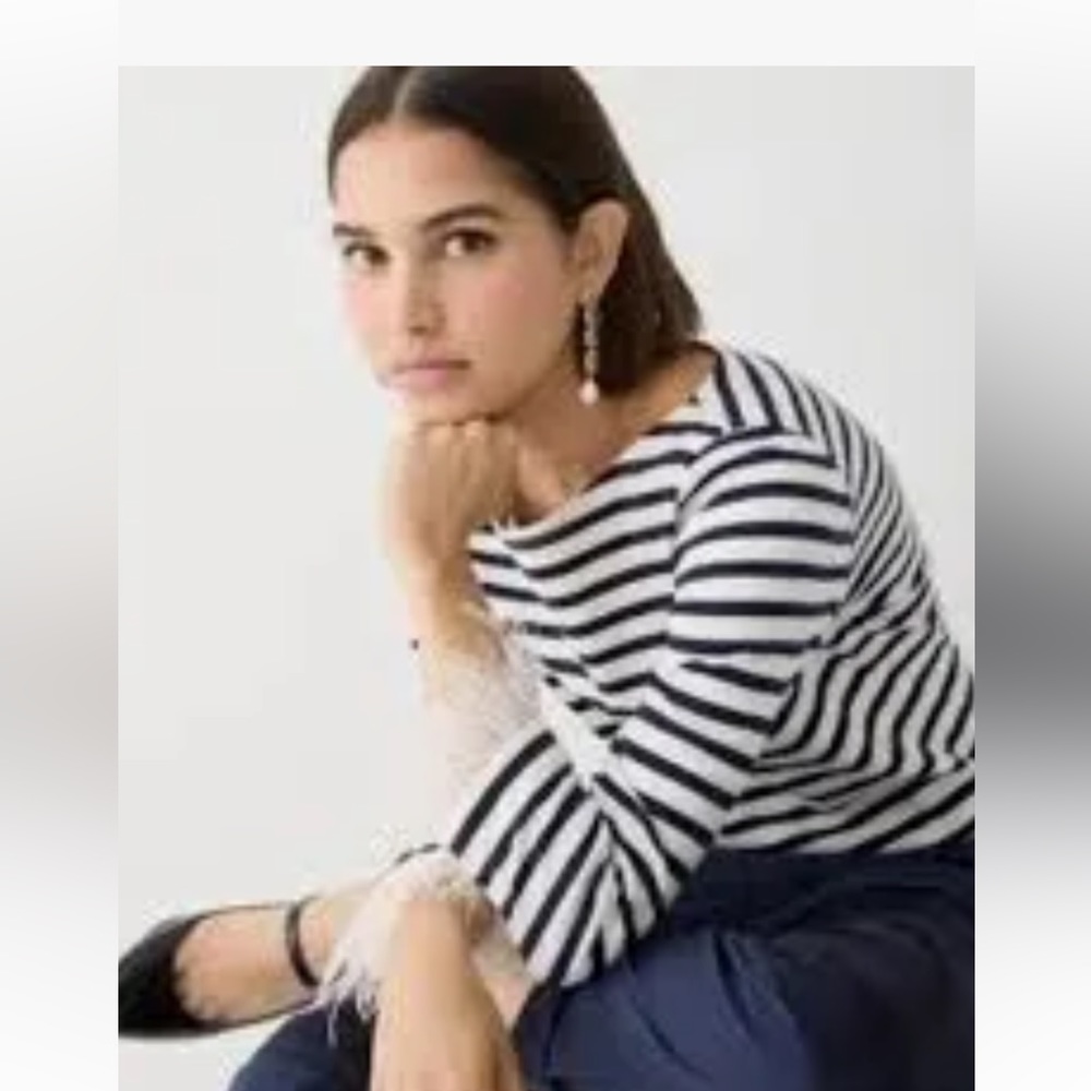 ❤️SOLD❤️J. Crew Black and White Striped Long Sleeve Tee